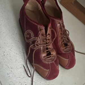Escada Red and Brown Lace-Up shoes.